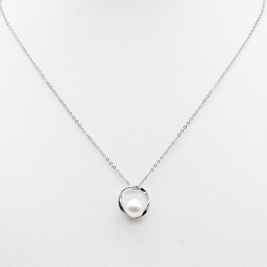 Silver Pearl Circle Pendant Necklace